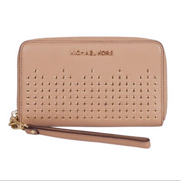 Michael Kors Handbags - 🔥Michael Kors Phonecase Leather Wristlet Wallet🔥